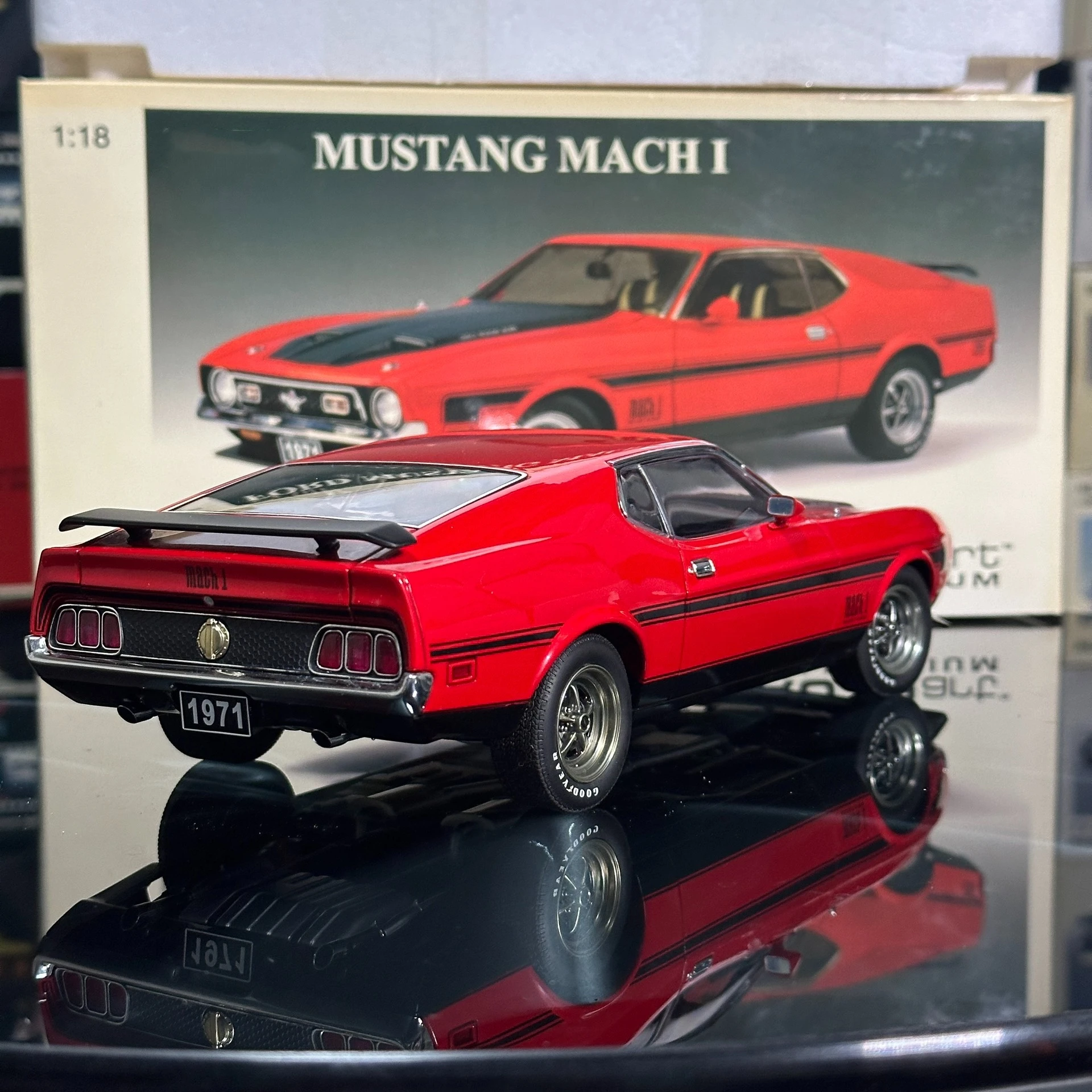 Autoart 1:18 Mustang Mach I 1971 Red Simulation Limited Edition All Open Alloy Metal Static Car Model Toy Gift