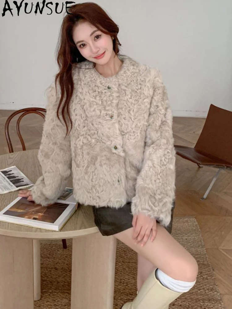 معطف صوف حقيقي من AYUNSUE ملابس شتوية للنساء موضة كورية لعام 2025 سترات شيرلينغ للأغنام معطف فرو للنساء حقيقي palldtt Жengarško