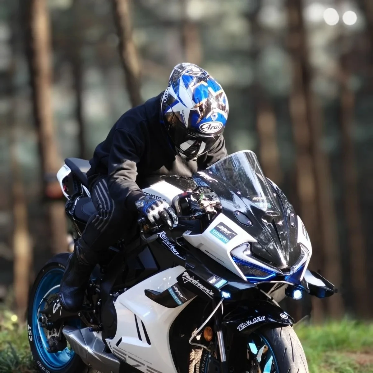 FOR CFMOTO 675SR-R Modification Hidden Spotlights Come with Daytime Running Lights and Are Specially Designed for Dedicated Use
