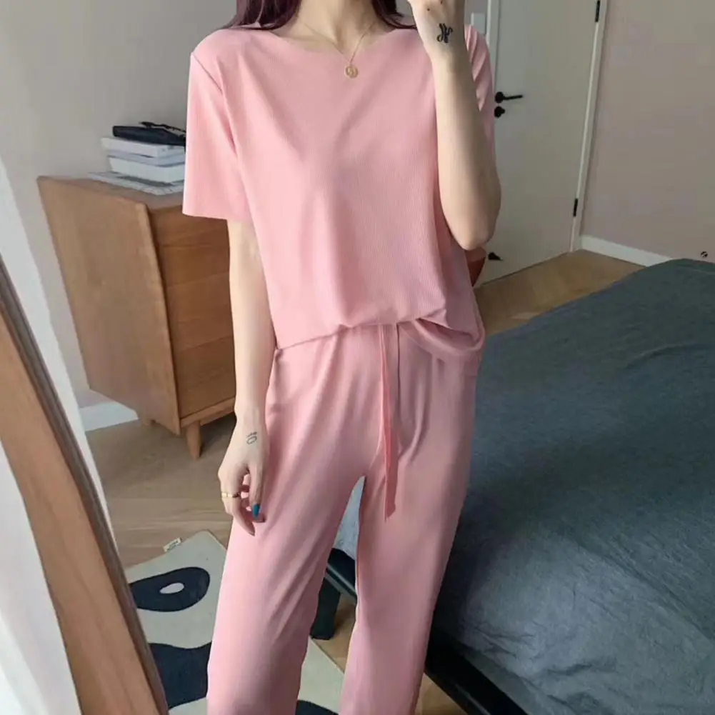 

2Pcs/Set Women Sleepwear Set Colorfast O-neck Short Sleeve Leisure Outfit Ice Silk T-shirt Elastic Waistband Pants Loungewear