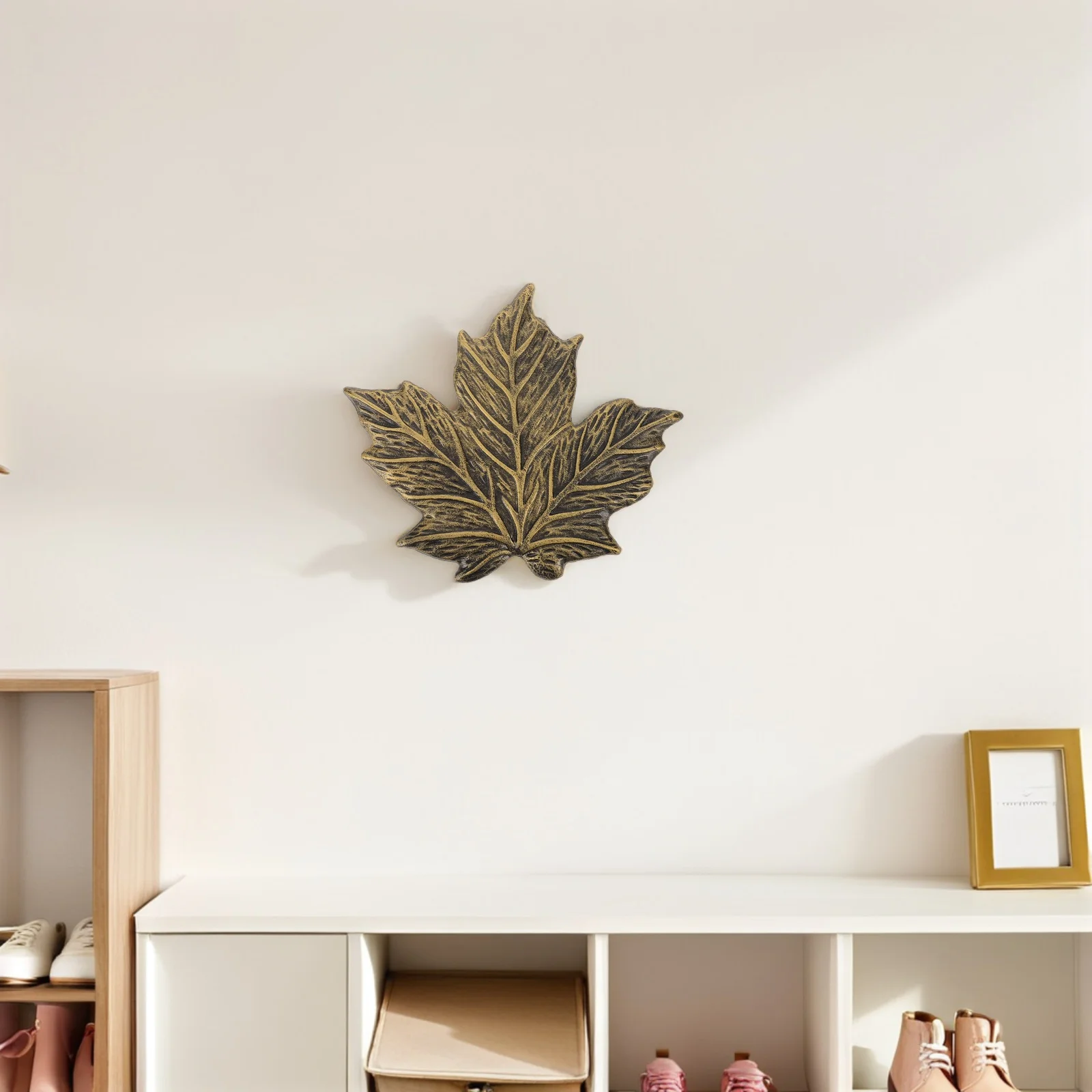 

Rustic Maple Leaf Wall Art Iron Metal Hanging Sculpture Autumn Wall Decor for Living Room Bedroom Metal Leaf Decor