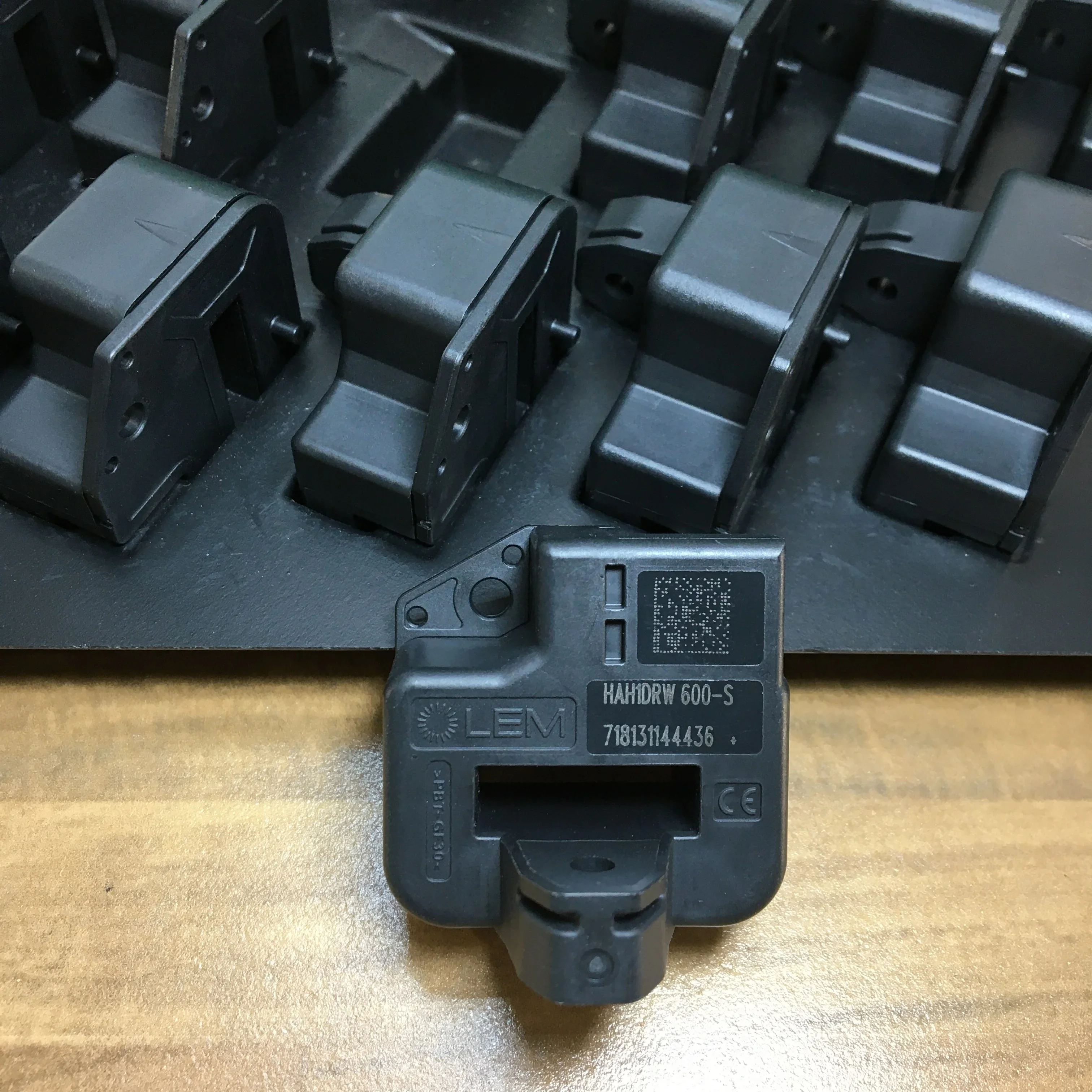 HAH1DRW600-S baru transformator sensor arus otomotif LEM