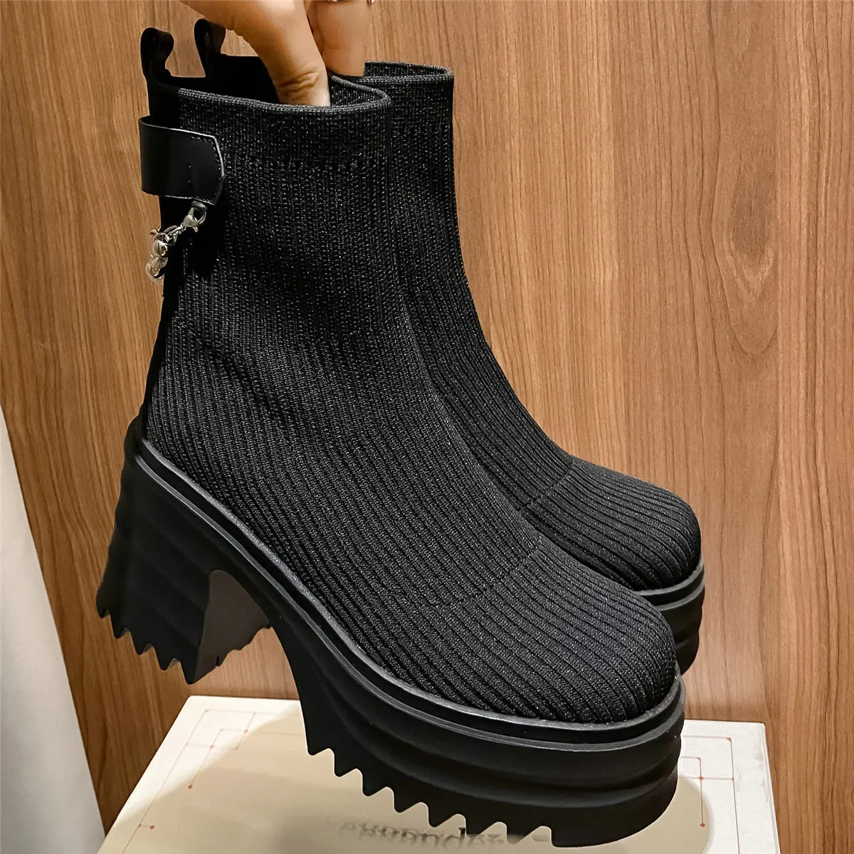 Winter Warm Fashion Sneakers Women Knitting Chunky High Heels Ankle Boots Female High Top Round Toe Platform Pumps Casual Shoes