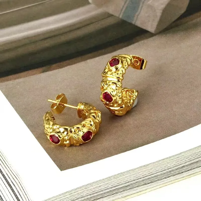 Brass With 18K Vintage Rhinestoned Stud Earrings Women Jewelry Punk Party T Show Gown Runway Trendy  Korean Japan Israel INS
