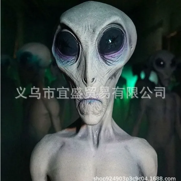 Halloween Space UFO & Aliens Figurine - Roswell Alien Resin Decor, Cute Halloween Gift, Unique Home Ornament
