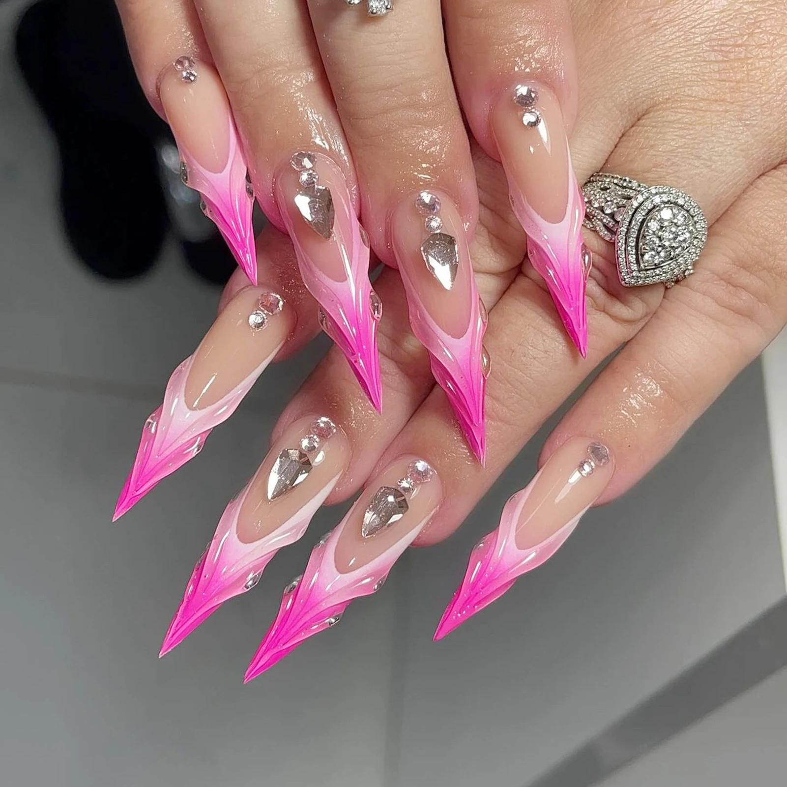 Franse Nepnagels Met Roze Gradiënten Tip Charmant Comfortabel Om Manicure Nagels Te Dragen Voor Dagelijks En Feestjes Dragen