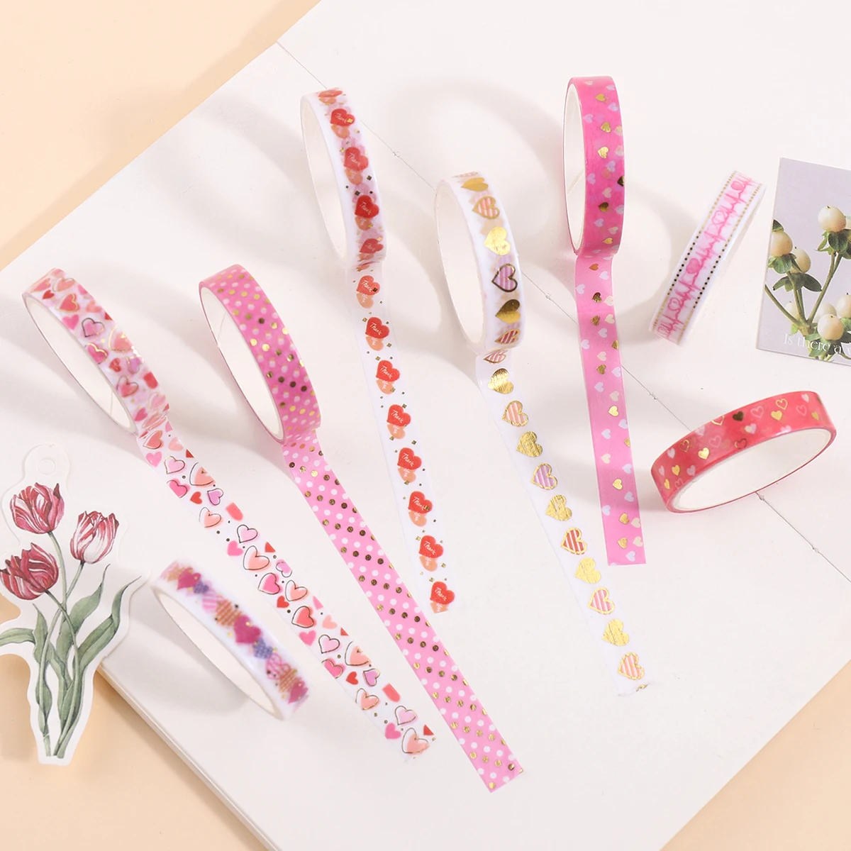 10ロールの金箔ハート柄和紙テープ、DIYノート、パンフレット、ギフトボックスの装飾に適しており、ファッショナブルで美しいです。