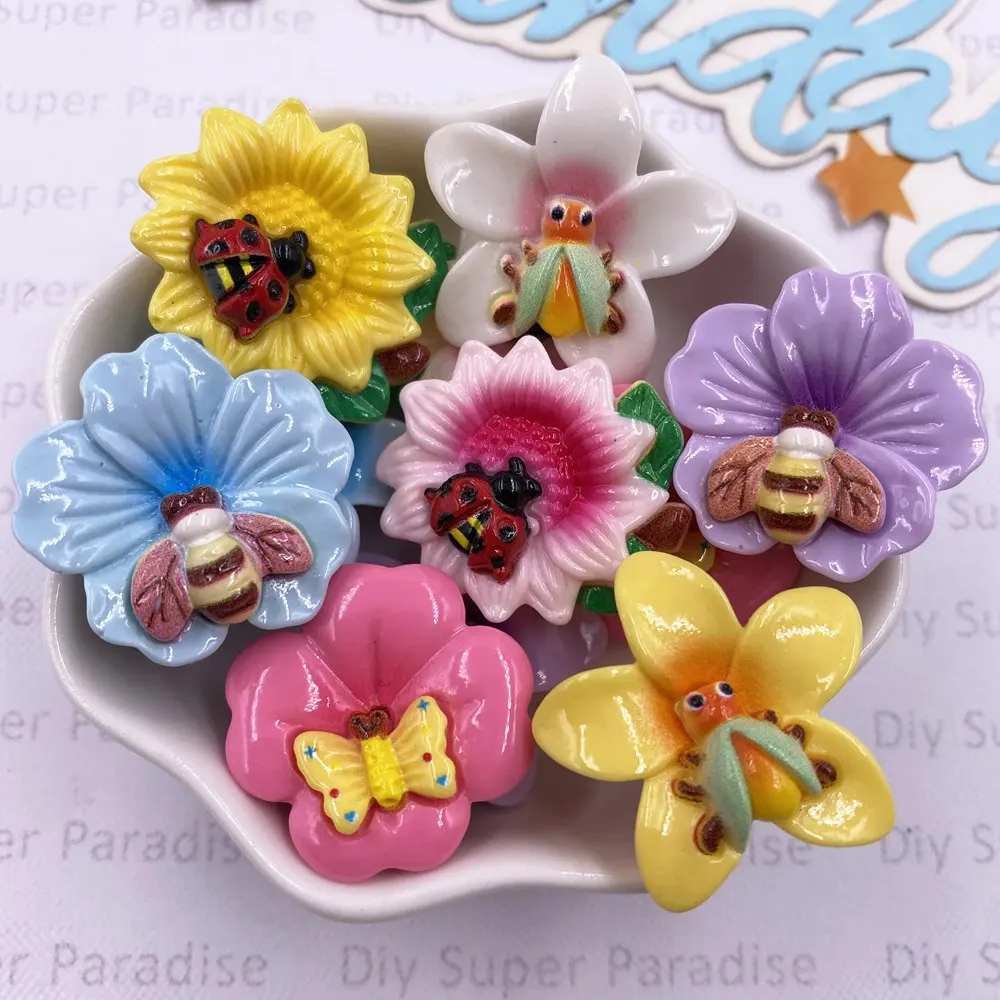 Figuras de flores de escarabajo y abeja de dibujos animados 3D de resina variada, decoración de piedra con parte posterior plana, manualidades para álbum de recortes de Navidad, 10 Uds.