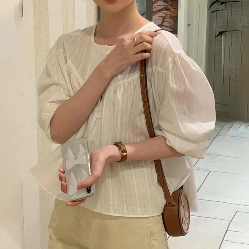 Lässige weiße Button-Up Long Sve irt Vintage Loose Fit Sli Layering Doll irt Trendy Round Ne Other Material 00%