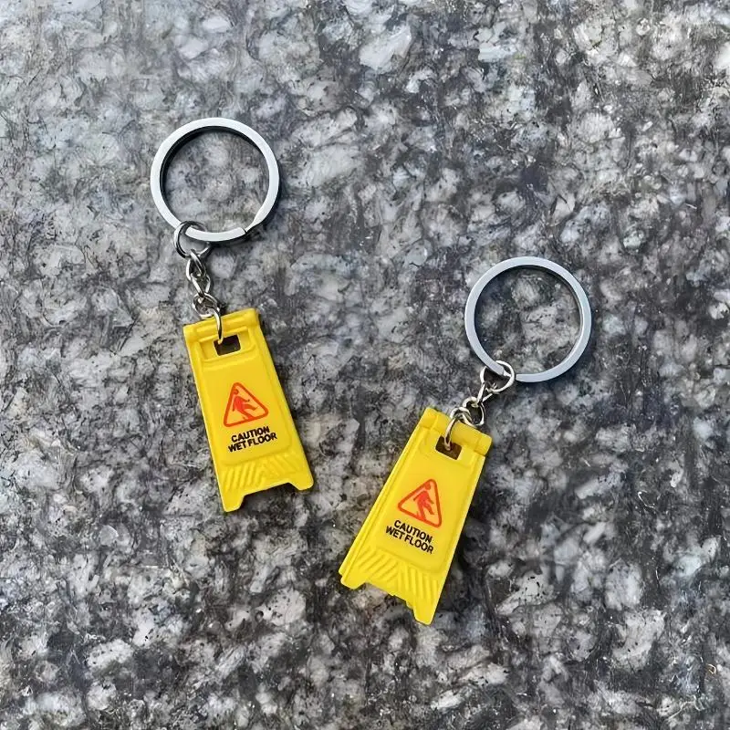 1/3 Stück "VORSICHT NASSER BODEN" Faltbares Warnschild Schlüsselanhänger Modischer Rucksackanhänger Autoschlüsselanhänger Partygeschenk – Detail 6