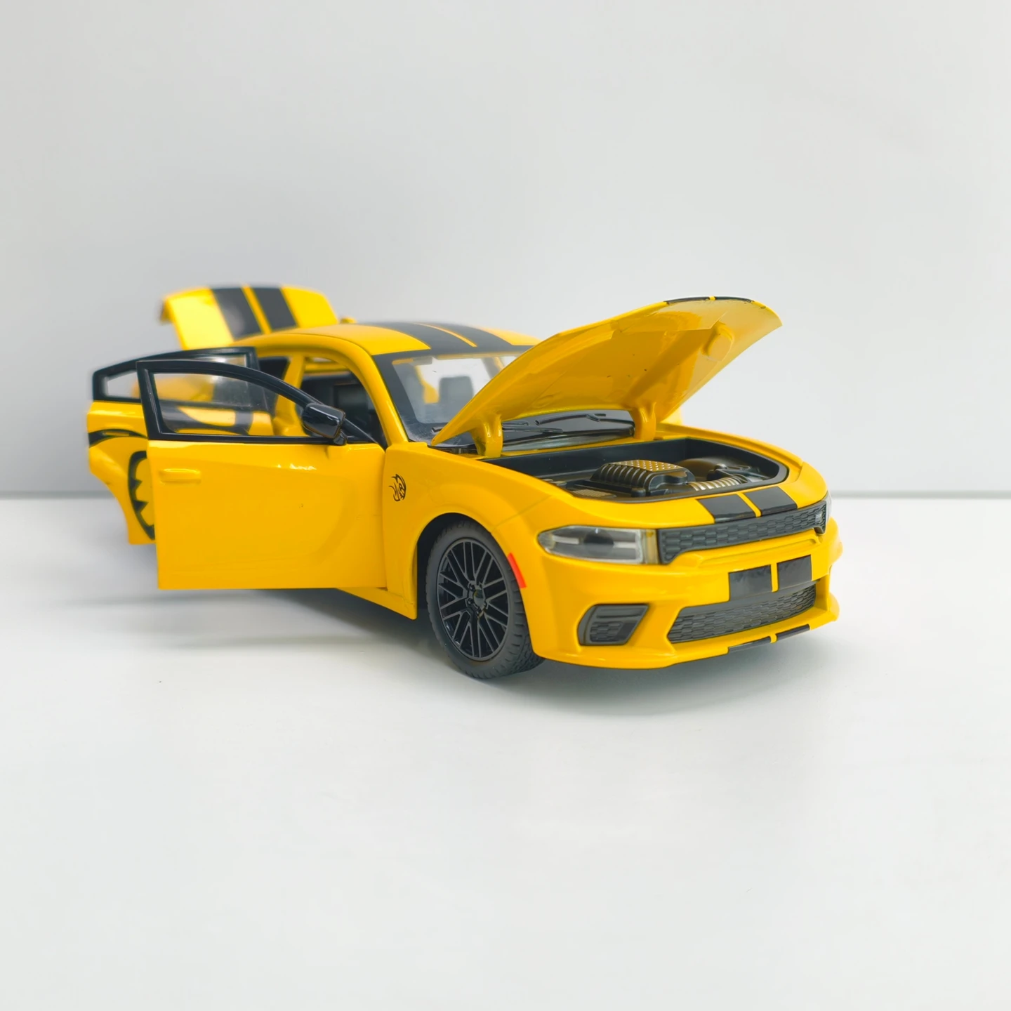 1: 24 simulation Dodge Hellcat SRT modified alloy car model, doors and engine hood, trunk can be opened with sound and light,