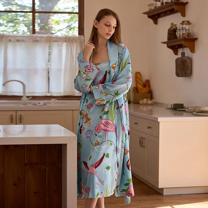 

Комплект из атласного халата и ночной сорочки с принтом фламинго для женщин, роскошный комплект для сна и отдыха из 2 предметов, летняя домашняя одежда, пижама, халат 2026