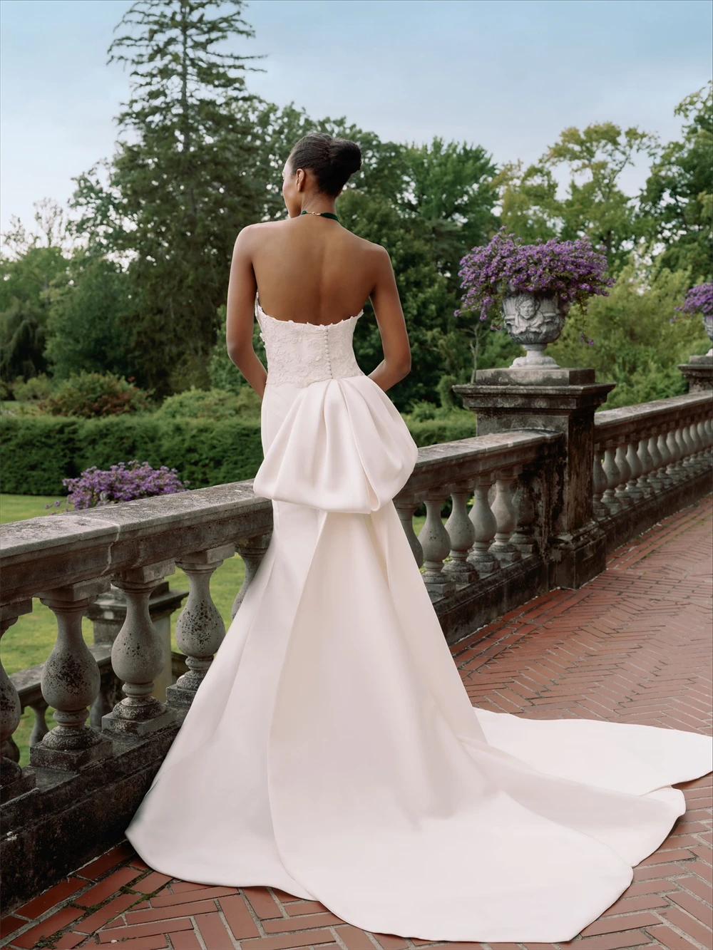 

Customized Dreamy White Satin Wedding Dress Formal Strapless Sleeveless Bridal Gowns Soft Mermaid Court Train Vestido De Novia