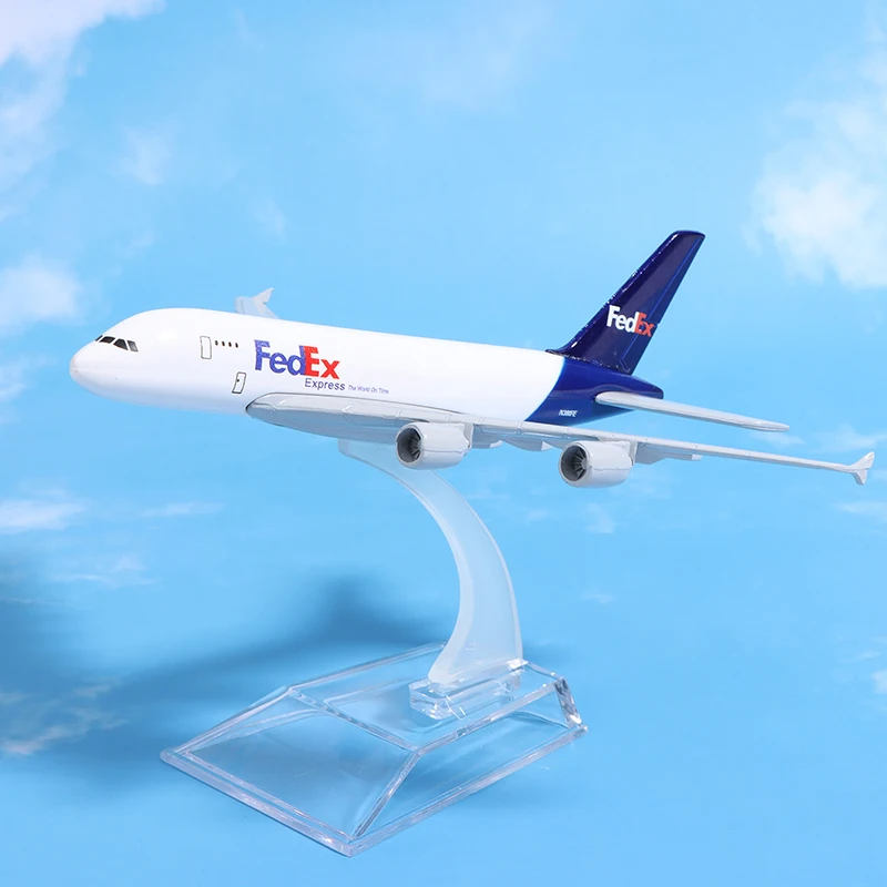 Scale 1:400 Fedex Airlines Boeing Aircraft Model - Ideal Addition To Any Diecast Aircraft Collection