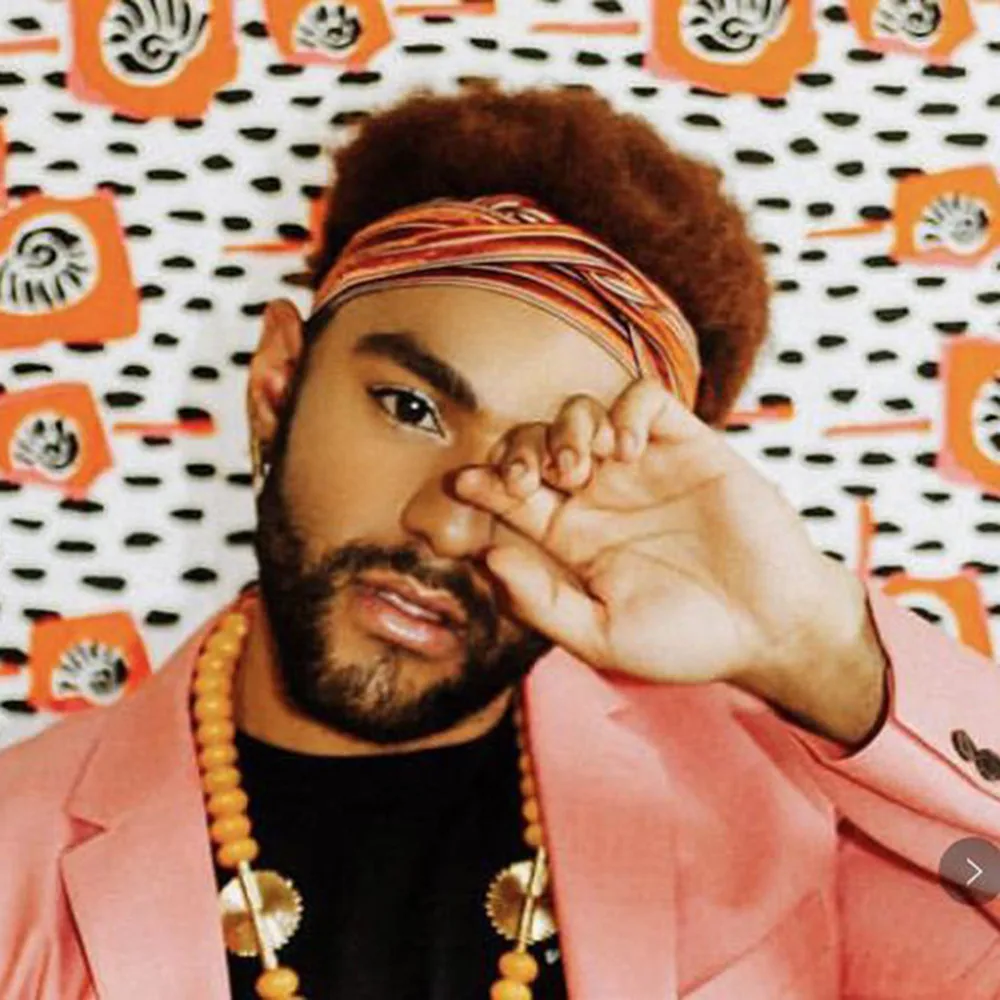 

Men's Short Wig, Brown Fluffy with Headband, Heat Resistant Synthetic Fiber for Daily Use and Cosplay