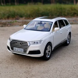 1/32 Audi Q7 SUV modello di auto in lega pressofuso veicoli giocattolo in metallo modello di auto alta simulazione collezione di suoni e luci regali per bambini