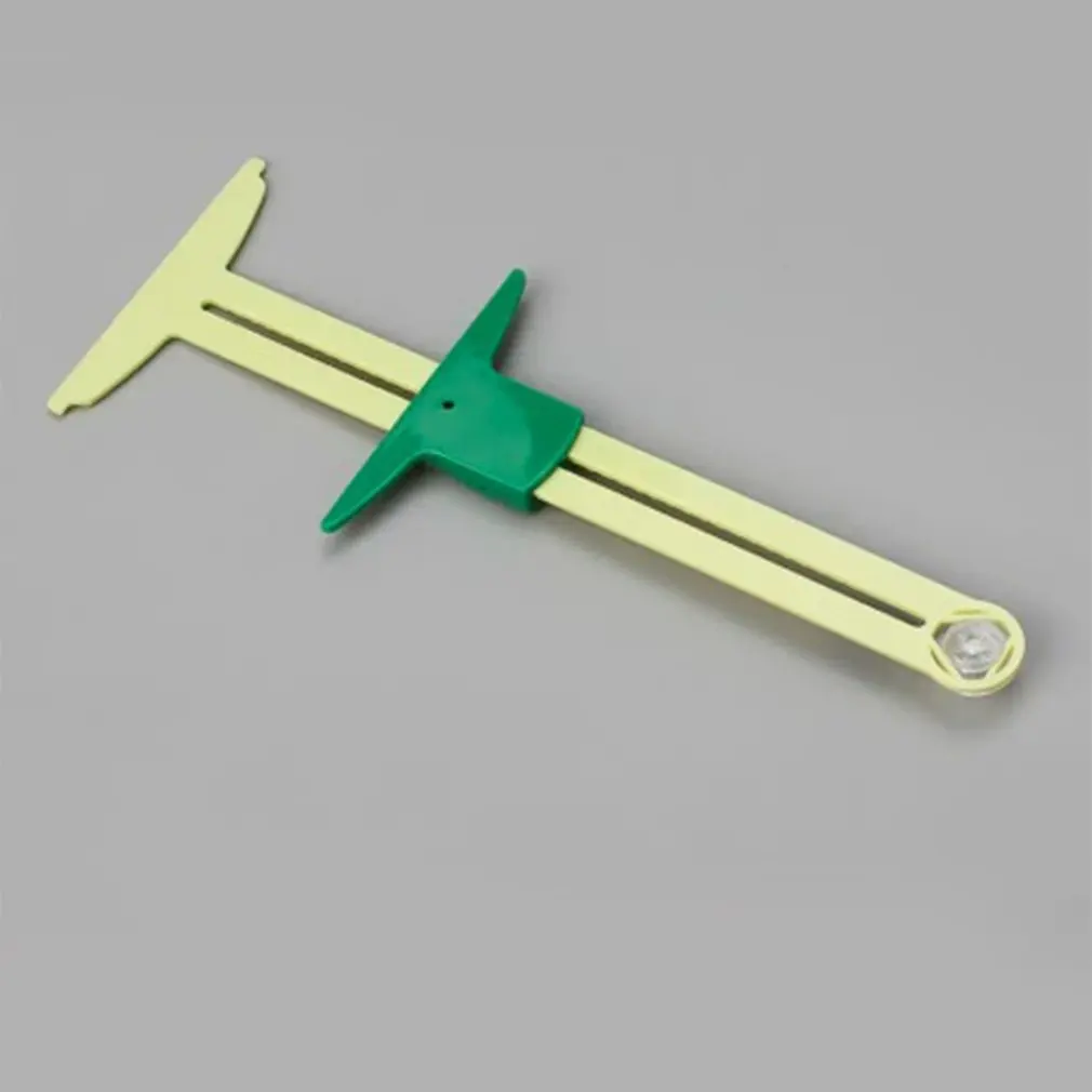 5-In-1 Plastic Patchwork Ruler Painting Tool Tailor's Ruler Green Multi-Functional Drawing Ruler