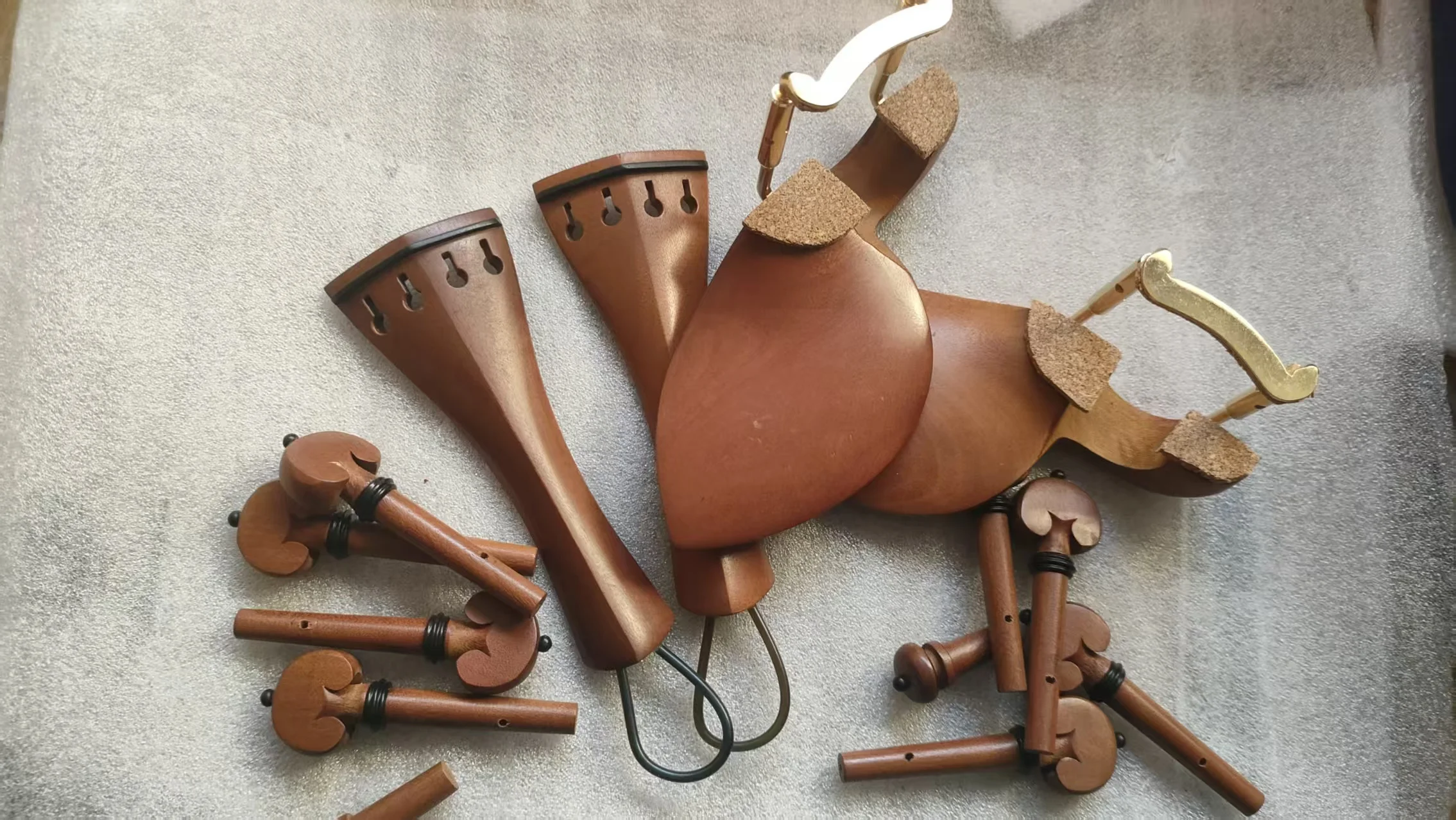 Jujube Violin Part With Ebony Collar With Gold Color Chin Rest Clamp Nylon Tail Gut Pegs Drilled With String Holes 4/4 Installed