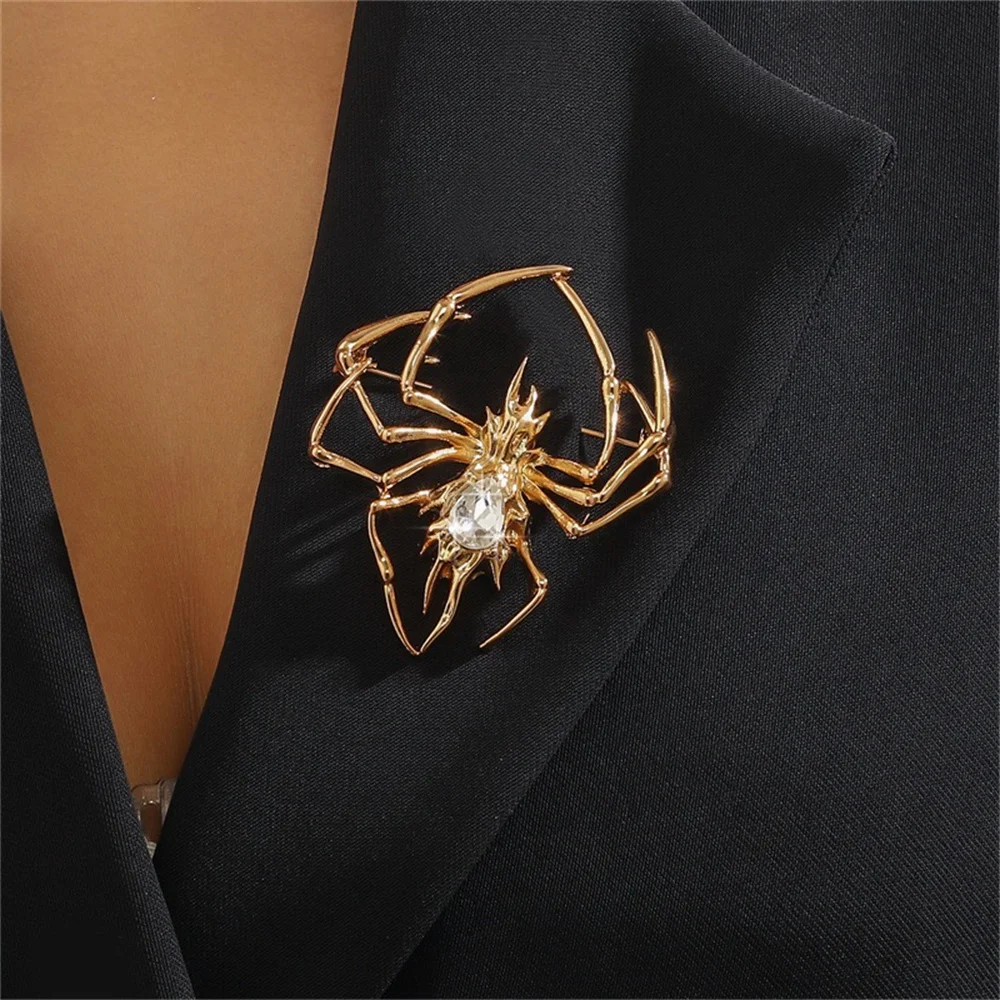 

Halloween CZ Crystal Spider Women's Brooch Man Fashion Luxury Metal Zircon Insect Lapel Pins Clothing Jewelry Accessories Gift