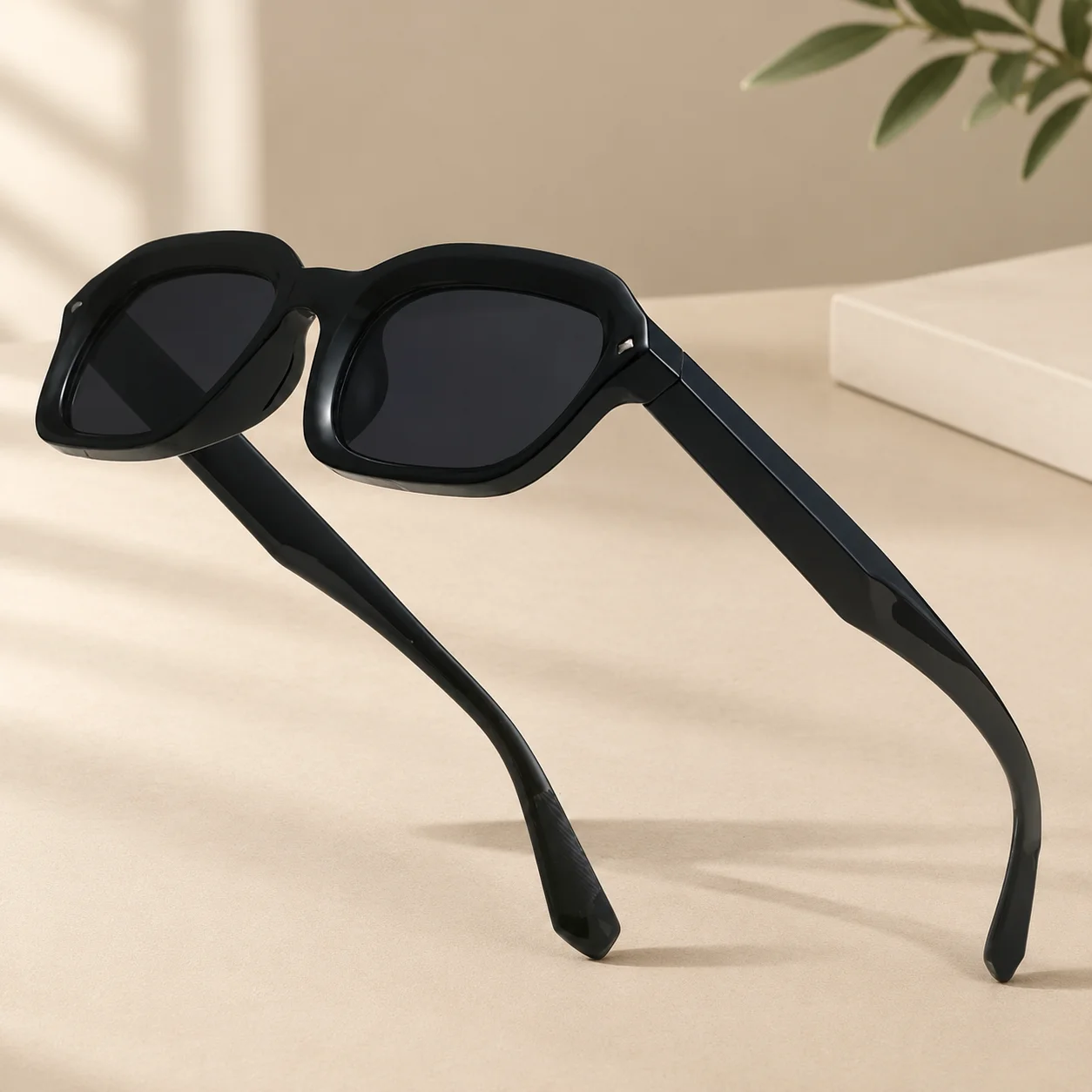Business Beach Fashion Punk Sunglasses Men Women Delicate Retro Rivet Small Square Rectangle Sunglass UV400 Sun Glasses