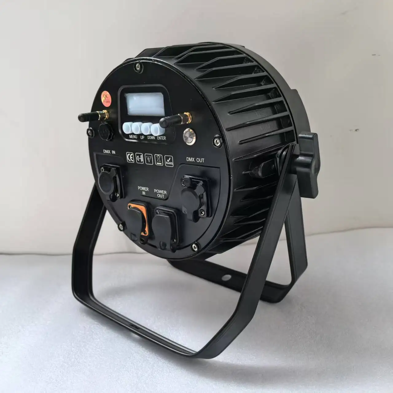 Quality Assurance 18*18W LED Full-color 6-in-1 Wireless Par Light WIFI Waterproof Par Light Stage Club Lights