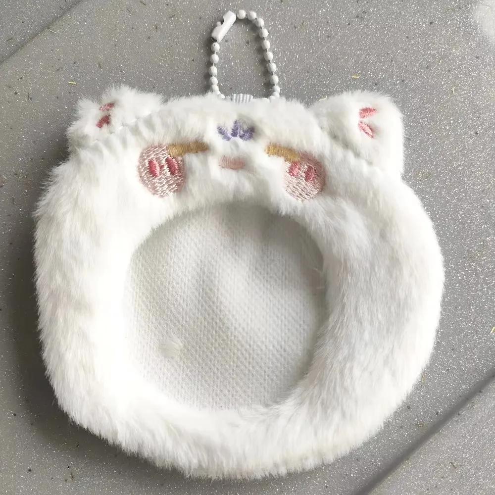 Porte-badge en peluche en forme de chat mignon, breloque de sac, porte-clés moelleux Kawaii, présentoir de pinces pour cartes photo, pendentif protecteur pour épingles de célébrités d'anime