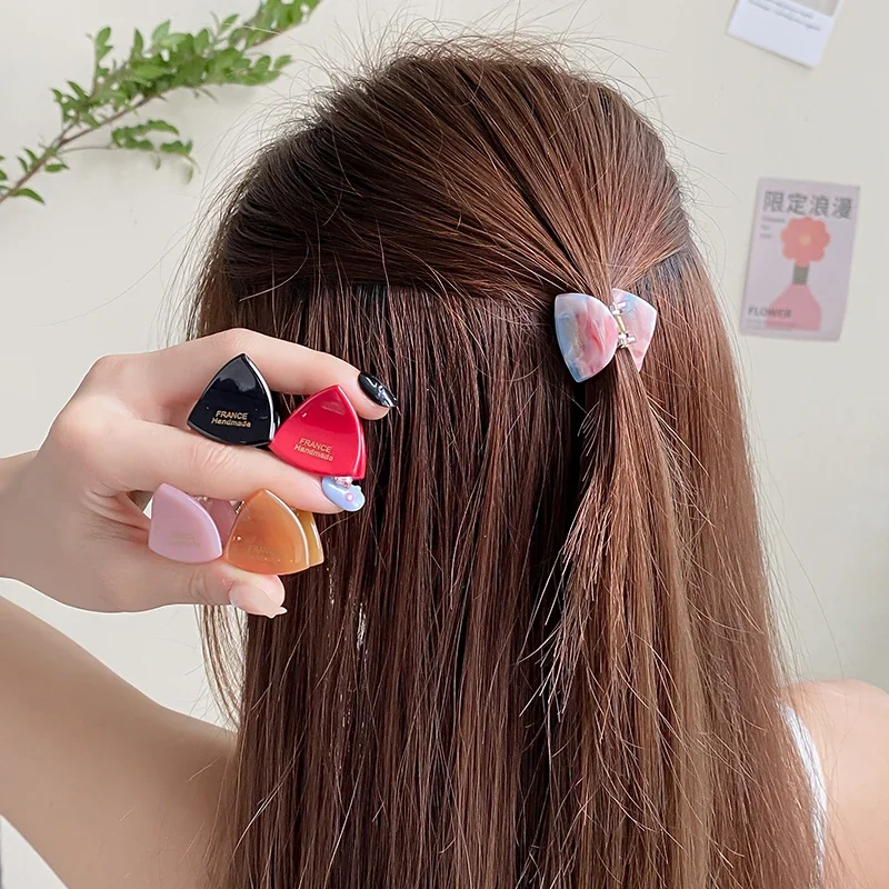 New Trumpet Jelly-color Triangle Hair Clips Women Korean Minimalist Style Hairpin Fashion Shark Clip Girls Hair Accessories