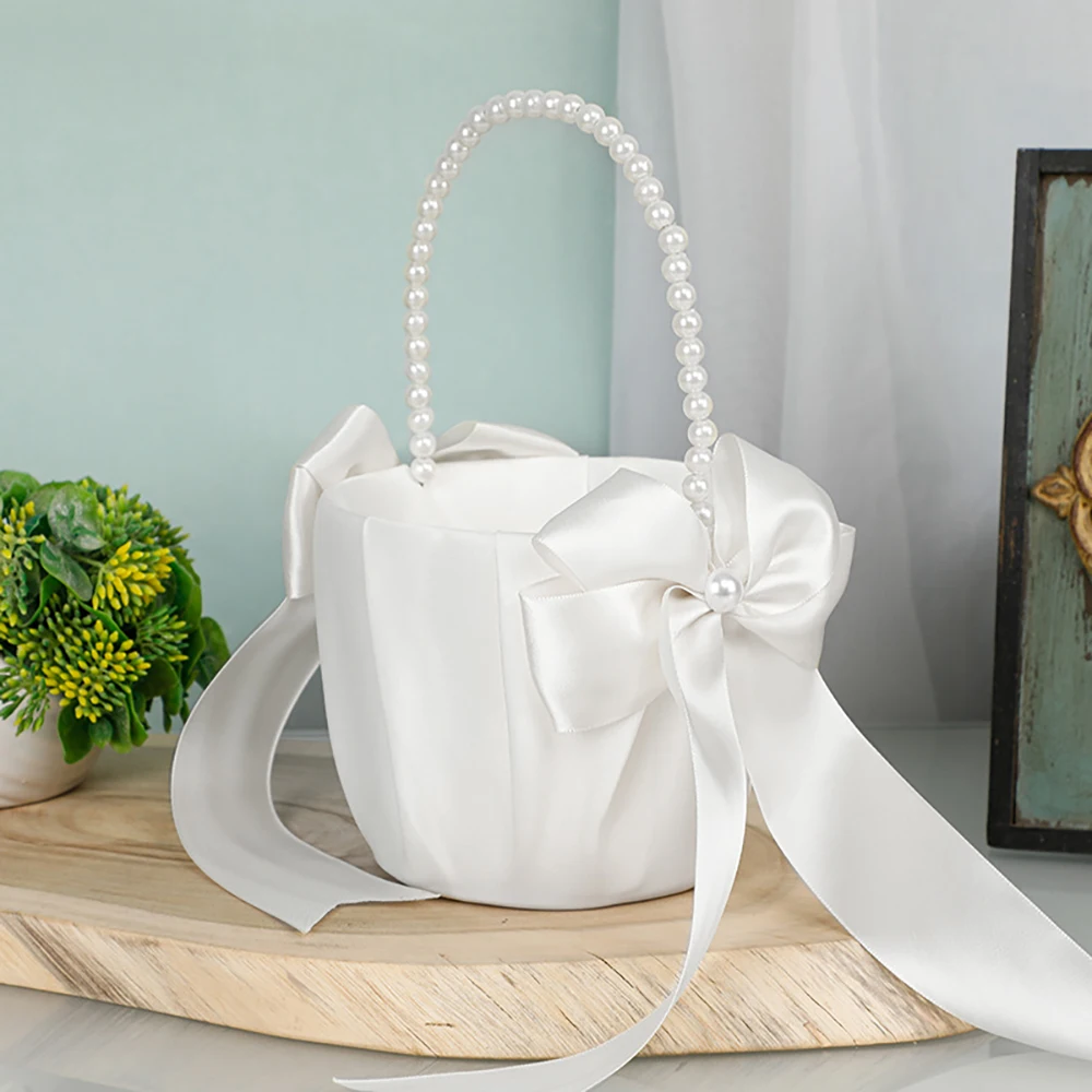 Juego de almohada y cesta para niña de las flores para boda, cojín para anillo de boda de satén blanco, cestas para niña de las flores con mango de perla