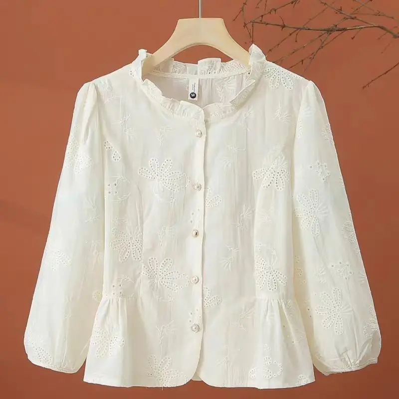 

Faionable ort Embroidered Hollow out Seven Sve irt for Women Spring Autumn Design Ladies Sli Agel Top