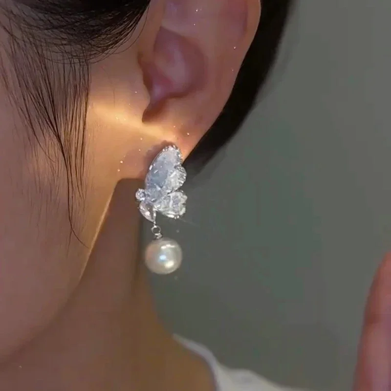 2024 New Pearl Pendant Blue Crystal Zircon Butterfly Stud Earrings for Women Fashion Trend Personality Sweet Girls Jewelry Gift