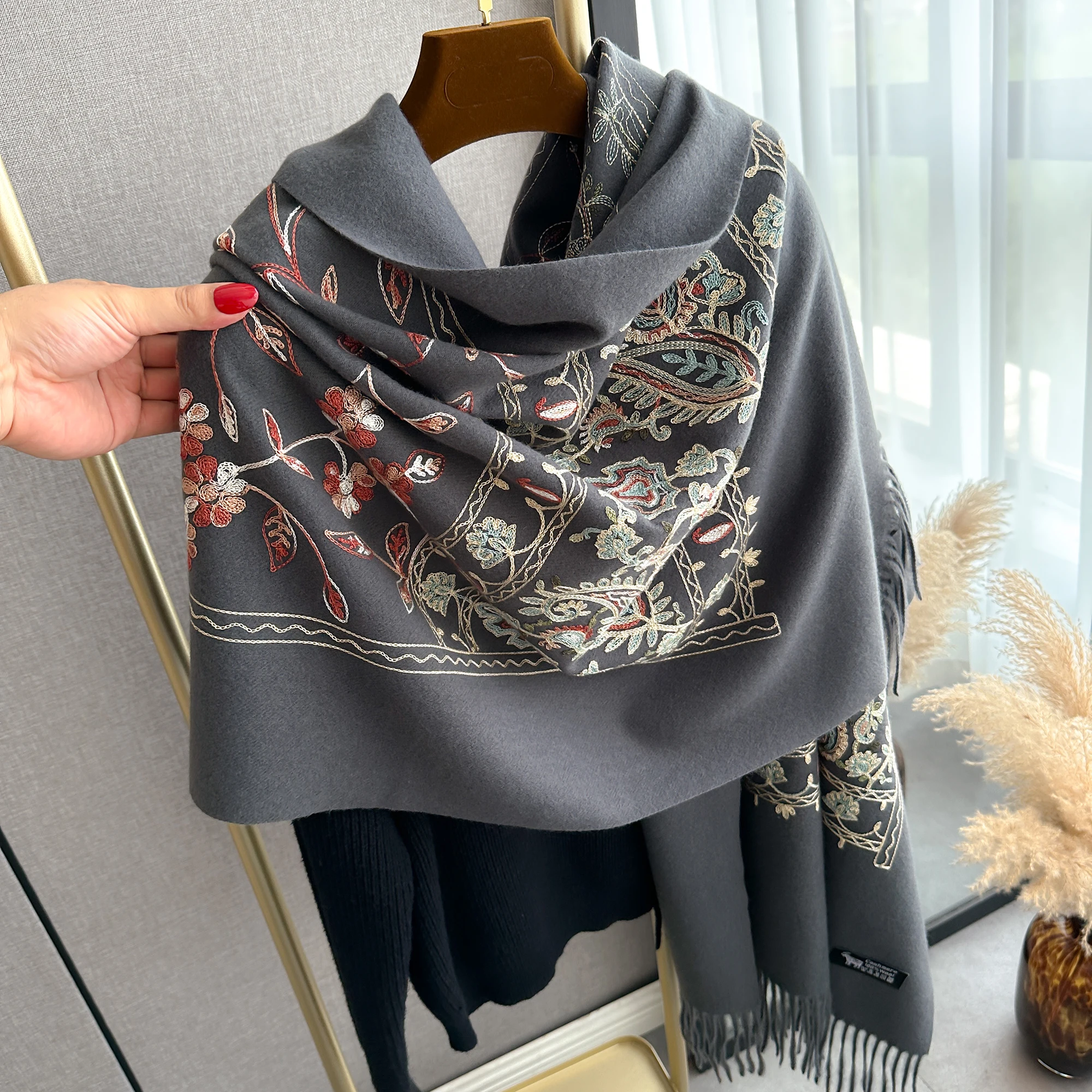 NEW Brand Embroidery Cashmere Scarf Elegant Women Winter Thick Warm Neck Pashmina Floral  Fringe Scarves Lady Blanket Soft Shawl