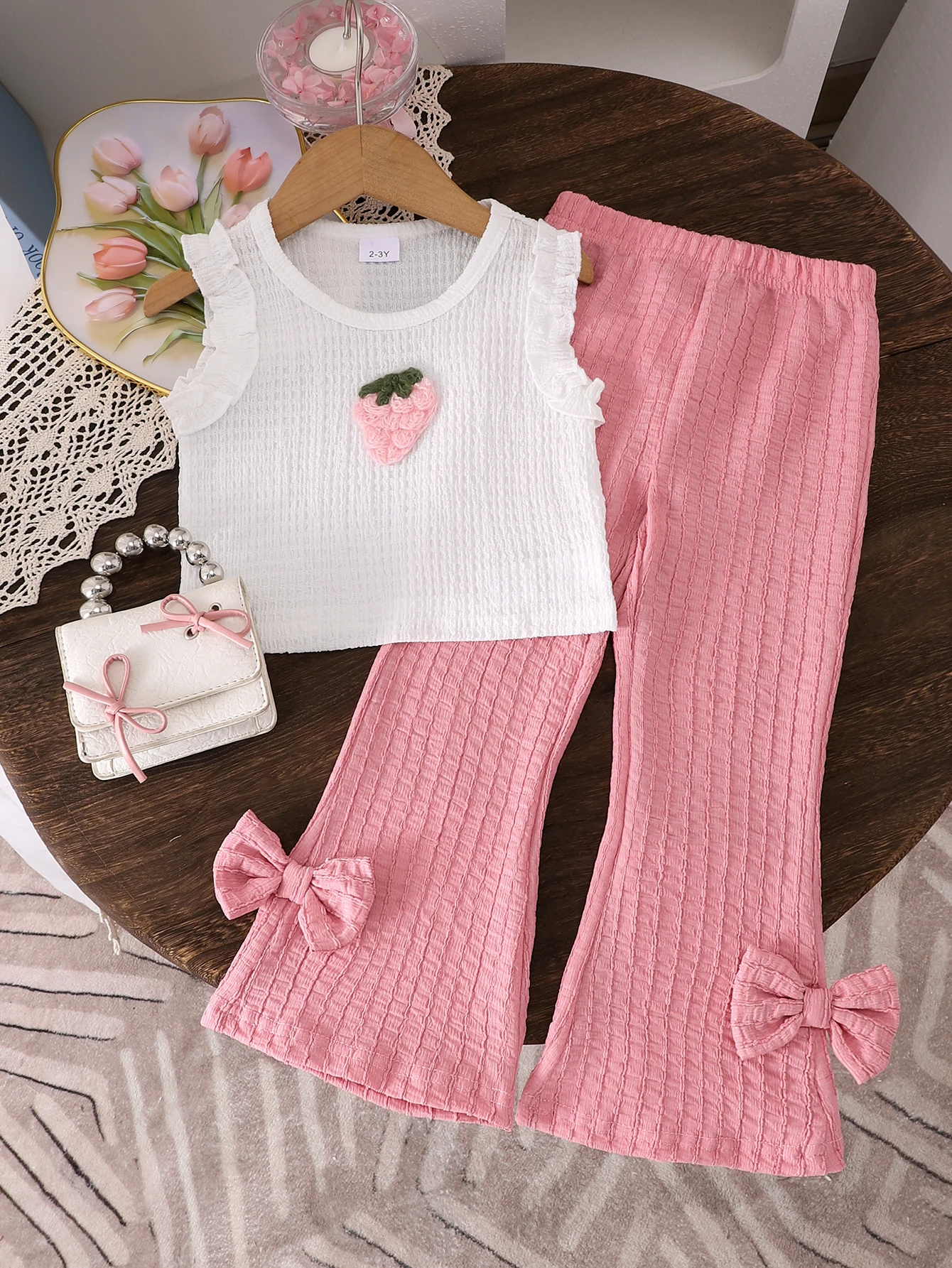

2PCS Summer New Girl 2-7 Years Old Sweet And Cute Strawberry Chapter Rice White Vest + Trousers