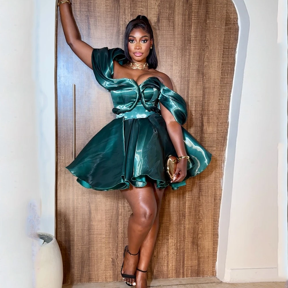 

Shiny Mini Prom Dress Above Knee Off Shoulder Short Homecoming Dresses Black Girls Luxury Off Shoulder Customized Party Dress