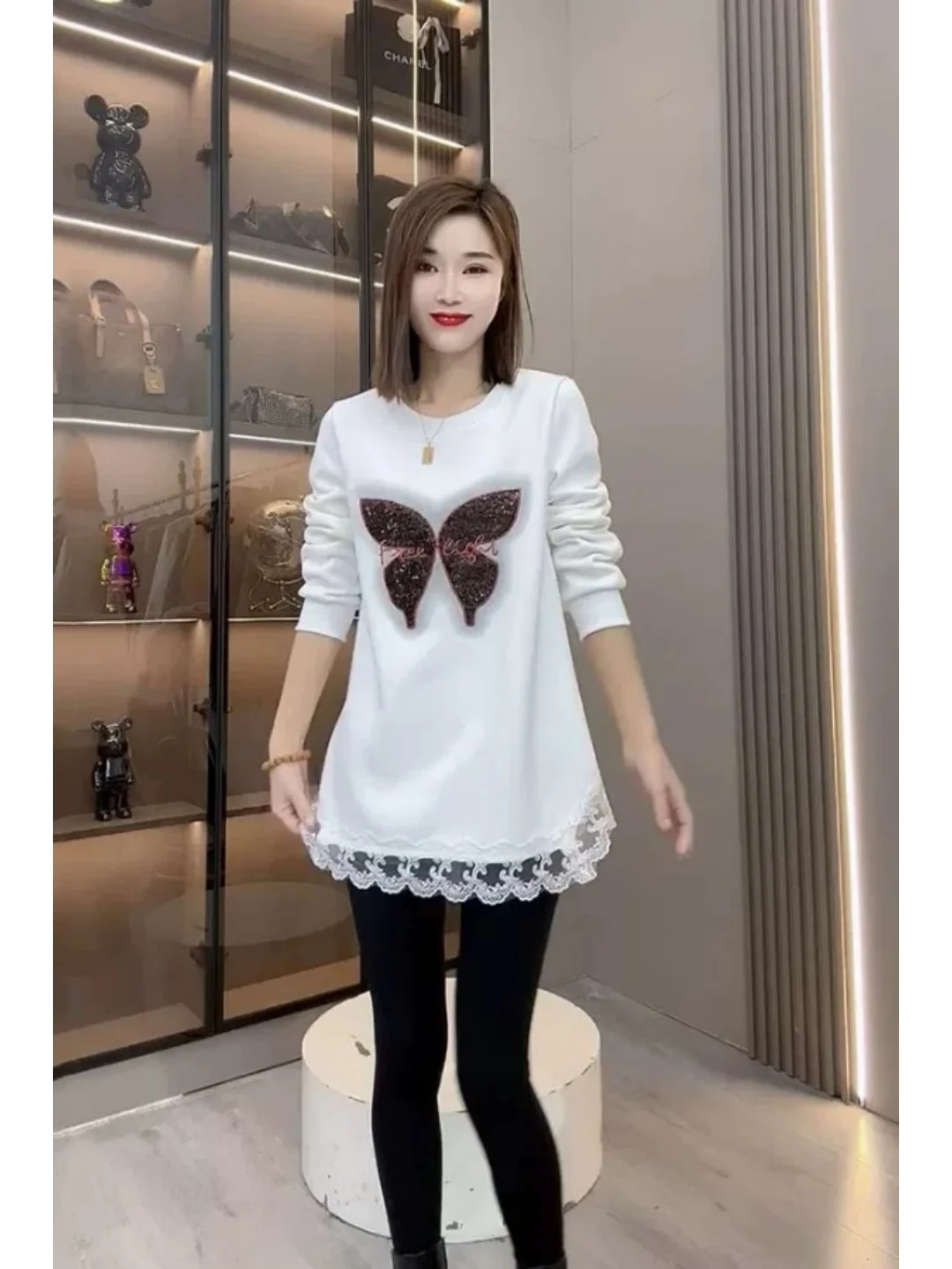 

Женский свитшот большого размера с кружевной отделкой и длинными рукавами, свободный топ средней длины с пайетками, корейский стиль, круглый вырез