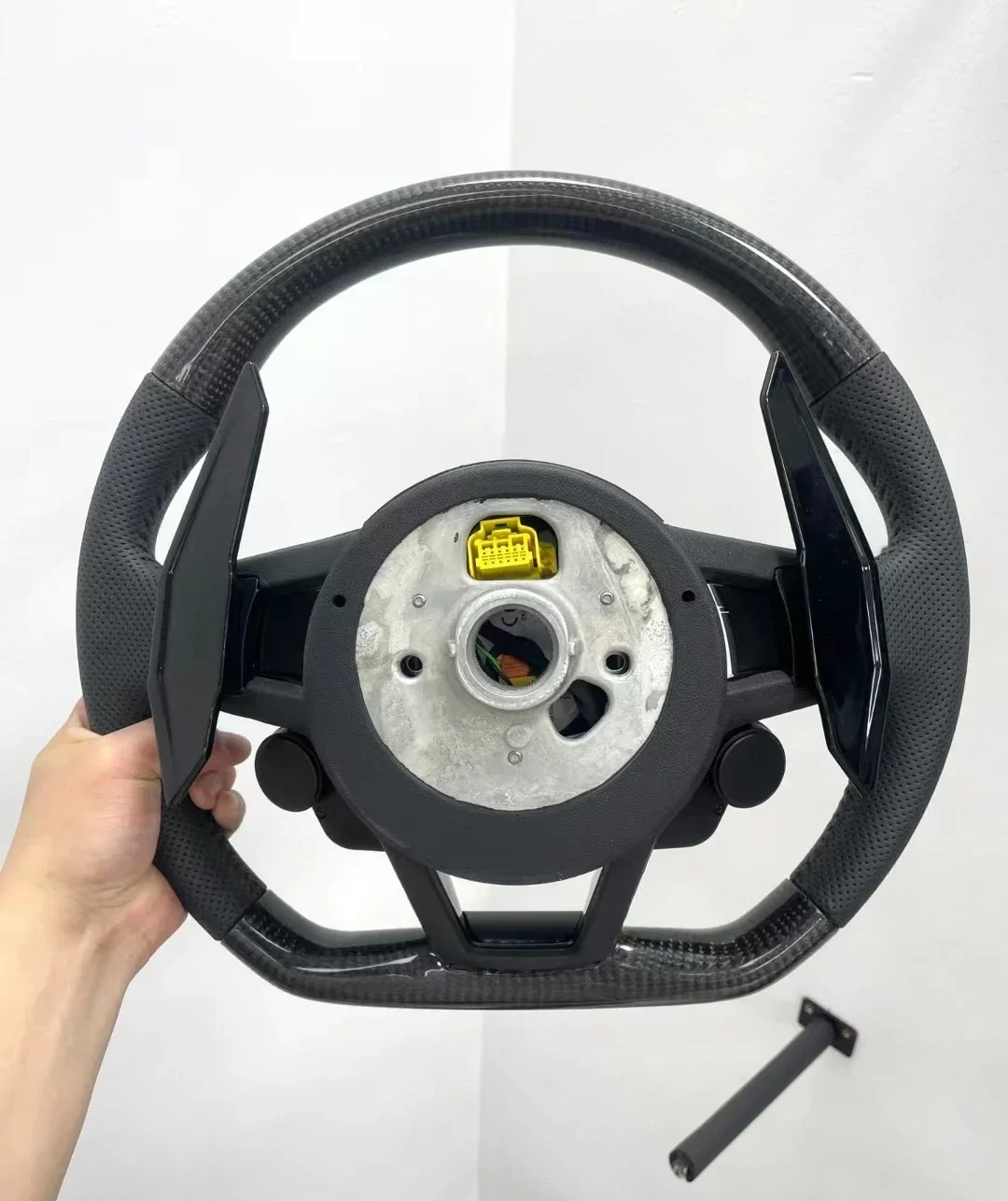 Factory wholesale -audi R8 full series carbon fiber steering wheel modification Flat-bottom steering wheel two/four-button