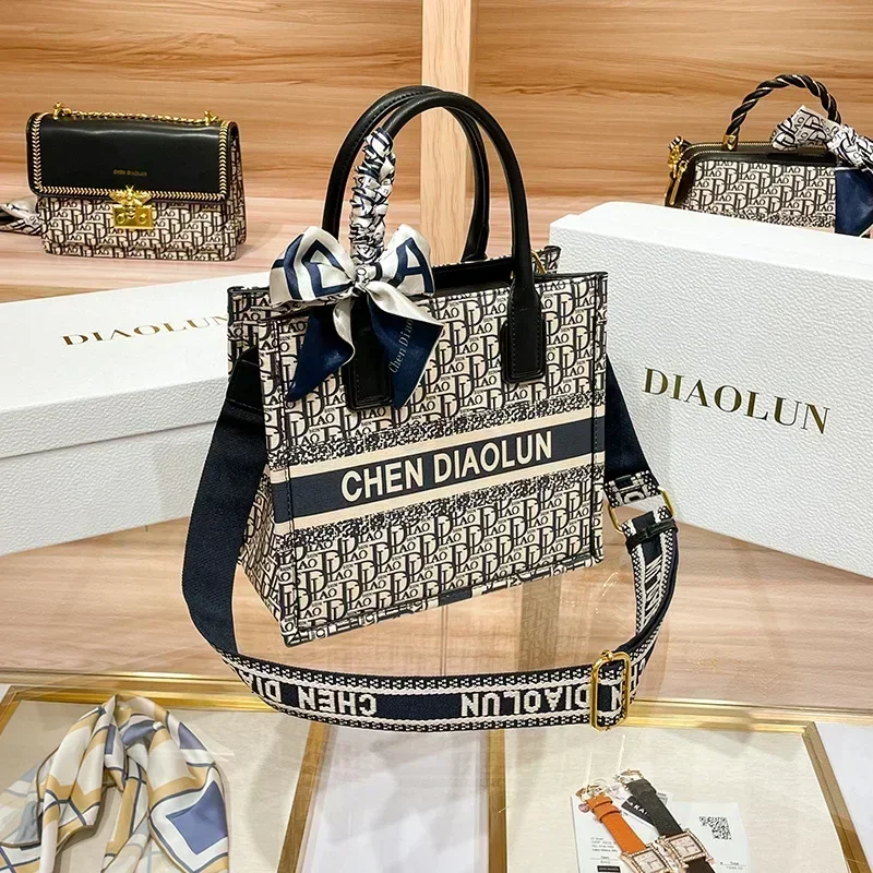 Famous Designer Luxury Brand Brand Embroidery Large Capacity Tote Bags High Quality Women Purse Handbags Shoulder Messenger Bags