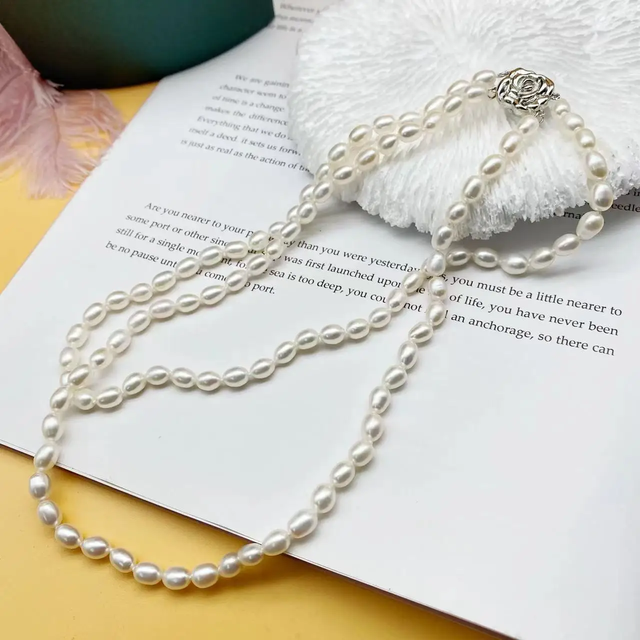 

Natural freshwater baroque pearl women's temperament light luxury stacked necklace neck chain new niche