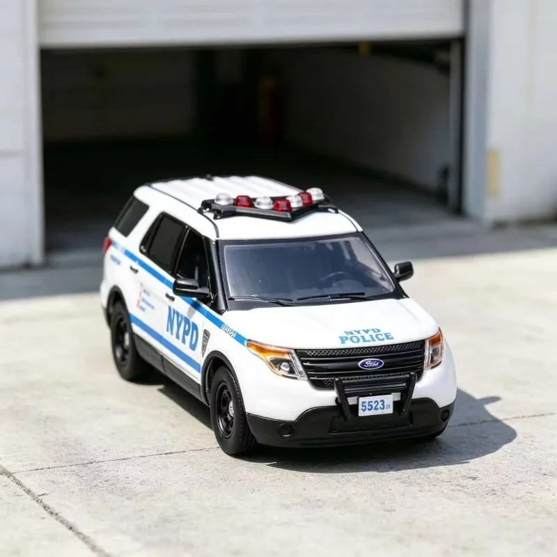 NYPD Emergency Service Rescue Truck Diecast Model Car 1:64 Scale Metal Ambulance Vehicle Desktop Display Collectible Toy Gift