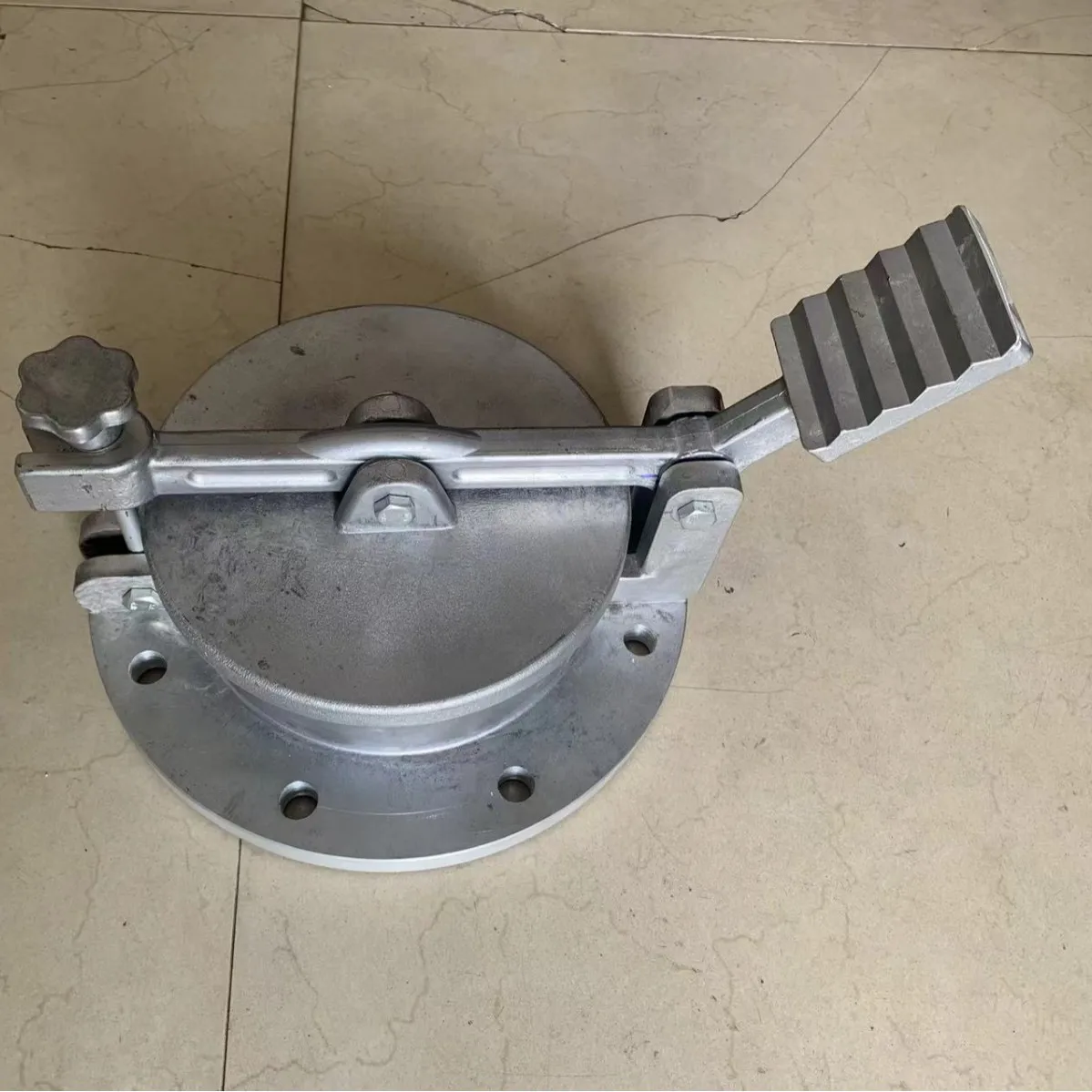 Anti-theft oil hole, gas station with lock oil hole DN100 storage tank oil hole