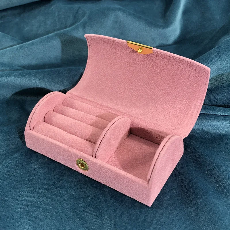 

Pearlescent Velvet Arched Face Jewelry Box Compartment, Comfortable to the Touch, Easy-to-Carry Earring Storage Box