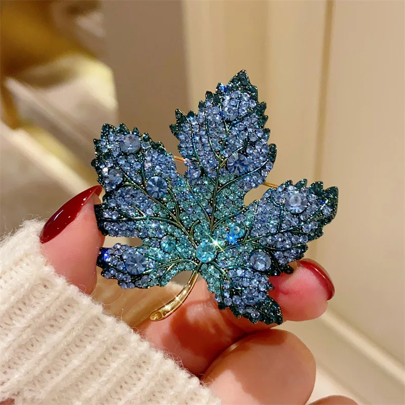 Brooches For Women Dress Pin Corsage Maple Leaves Fashion Accessories Luxury Blue Zirconia Stone Fine Vintage Jewelry Party Gift