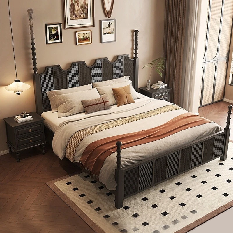 Medieval retro ash wood bed model house villa master bedroom princess bed
