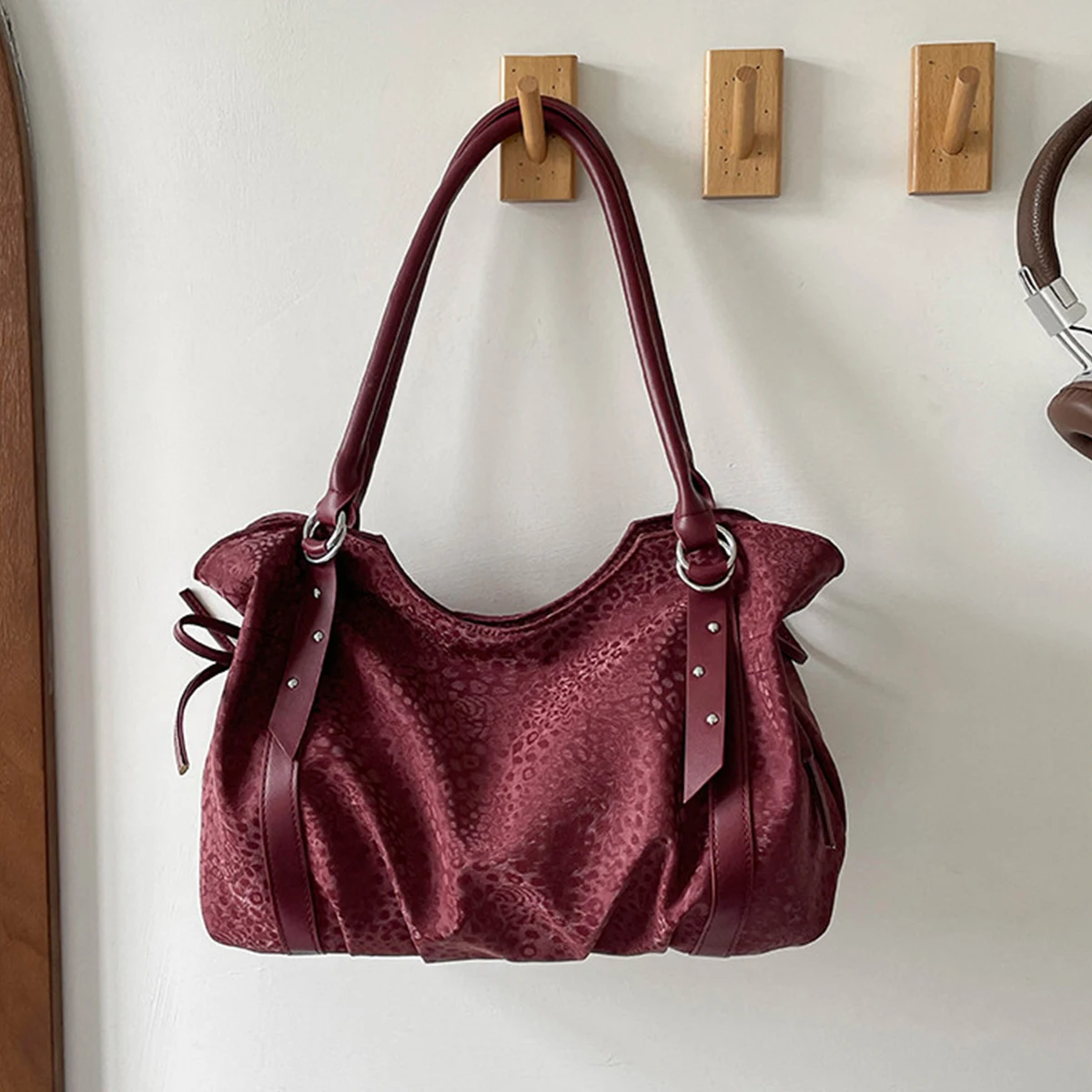Burgundy Leopard Print Tote Bag Autumn Women Soft Ruched Bow Decor Shoulder Bag Large Capacity Commuter Handbag Underarm Bag