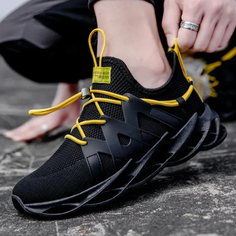 Summer Men Yellow Orange Sneakers 2023 Lace Up Shoes Casual Breathable White Mens Designer Sports Outdoor Trainers Running Shoes