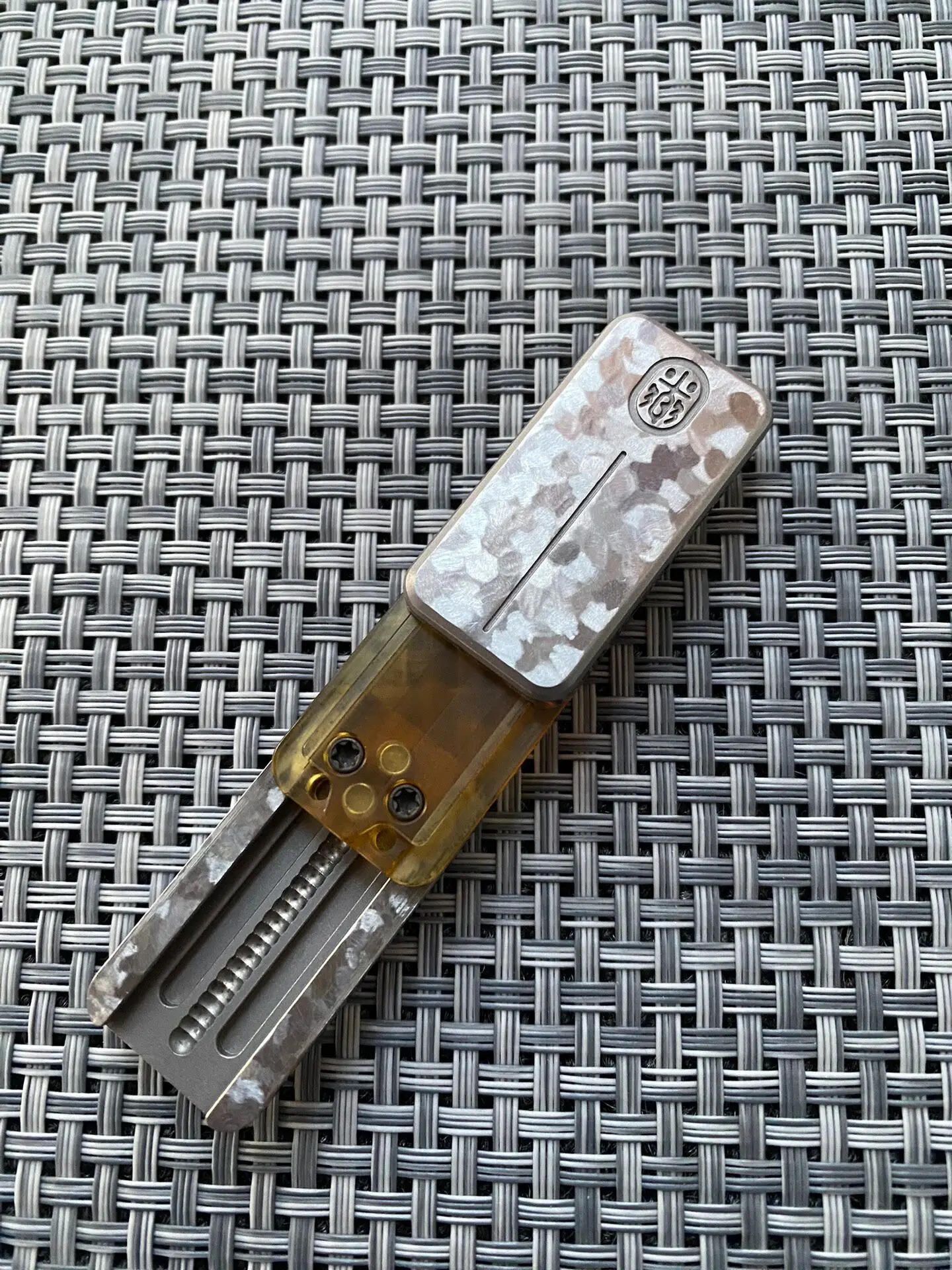 Used EDC YOLO Jianfeng Portable Mixed Joy Ice Crystal Titanium EDC Decompression Toy