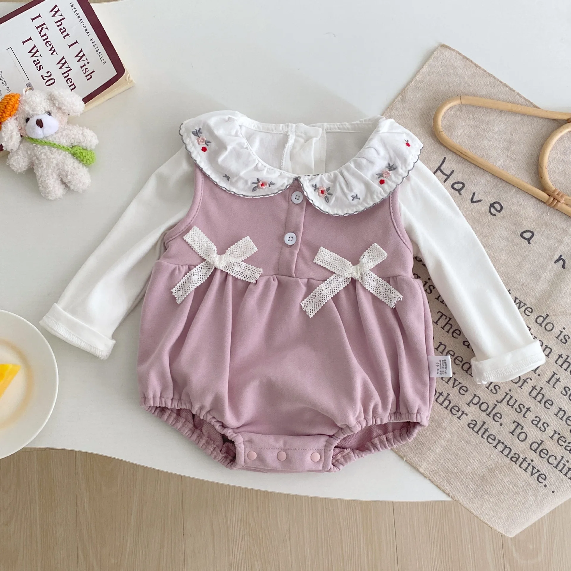 Girls Spring Autumn Vest Jumpsuit New Baby Girl Bow Round Neck Sleeveless Sweet Princess Romper for Spring and Autumn