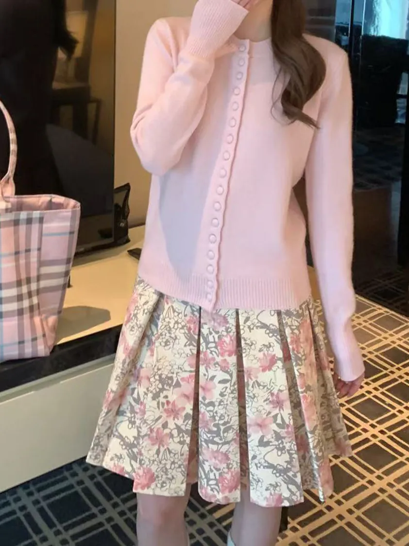 

Нежная плиссированная юбка миди с цветочным принтом, женская летняя новинка, с завышенной талией, стройнящая, скрывающая недостатки фигуры, дизайнерская, средней длины