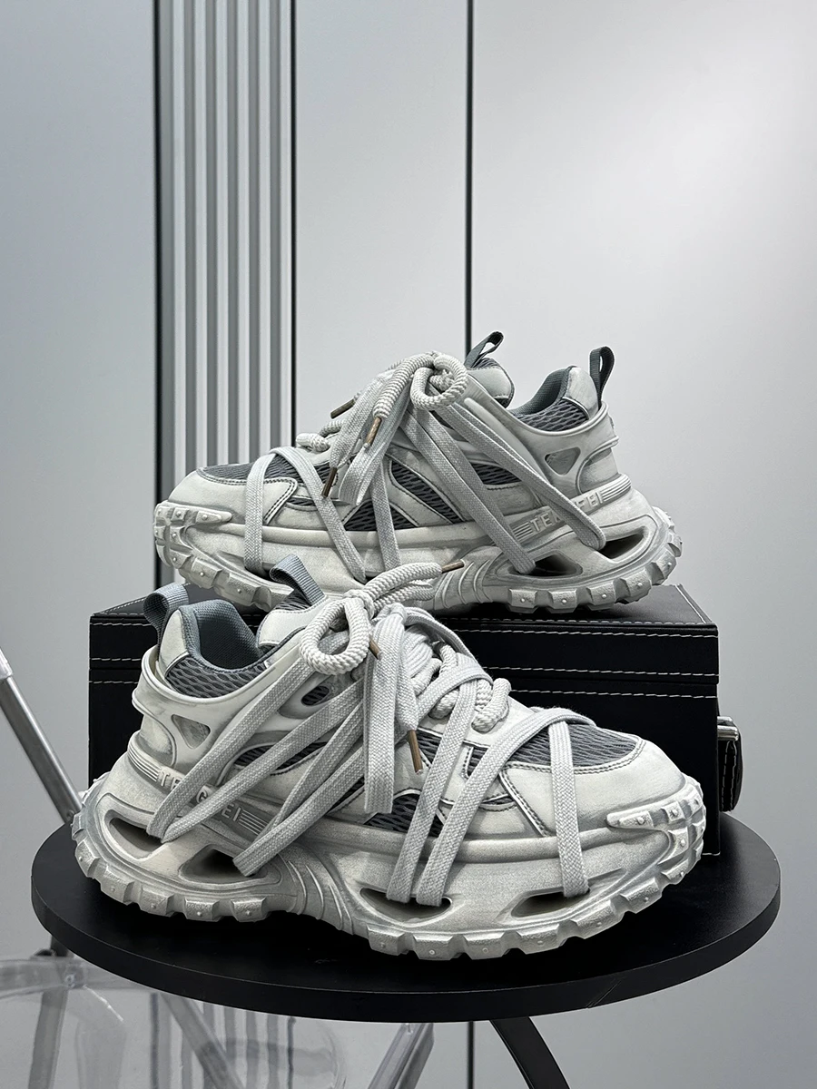 chaussures-decontractees-sportives-pour-hommes-style-retro-'dad-shoes'-Ete-2026-en-maille-respirante-a-semelle-epaisse-rehaussante-a-bout-rond-tendance-avec-details-colles