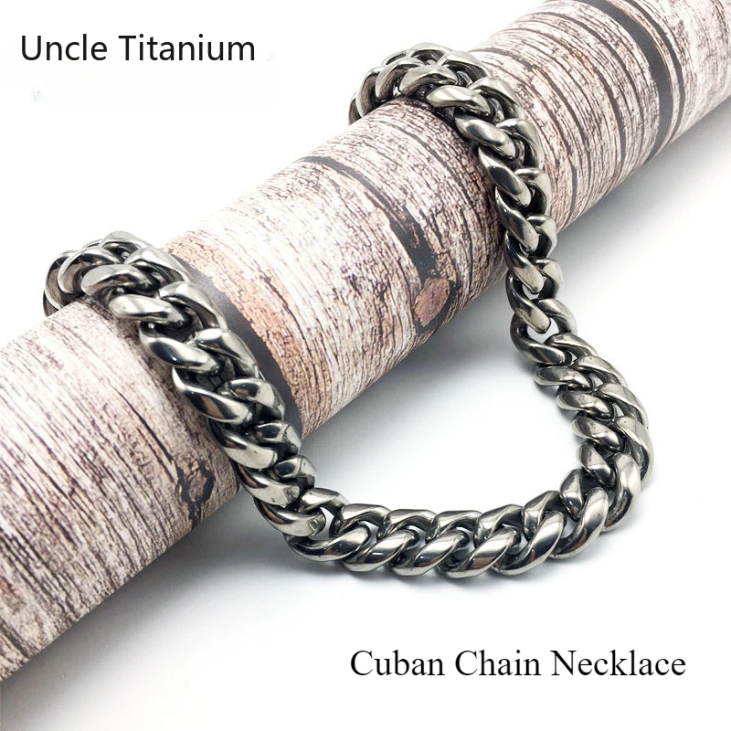 Versatile Pure Titanium Denim Chain Cuban Chain for Sensitive Skin Bold Encrypted Twist Chain for Men & Women Light Luxury Style