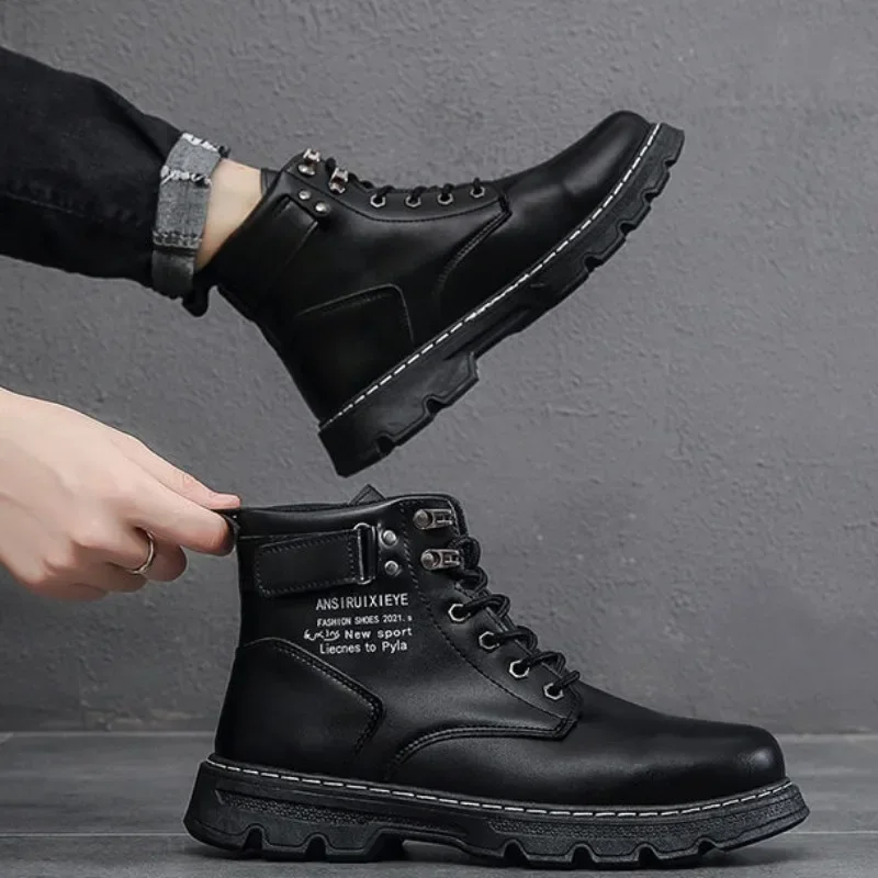 Botas de hombre Otoño/Invierno 2024, versión coreana, zapatos de cuero cómodos con cordones informales y parte inferior plana y punta redonda